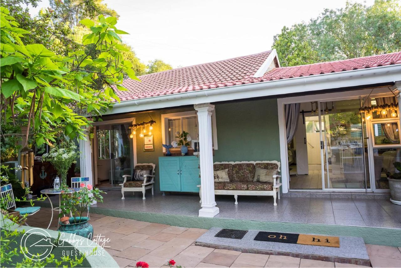 Gabbys Cottage Guesthouse บลูมฟอนเทน ภายนอก รูปภาพ
