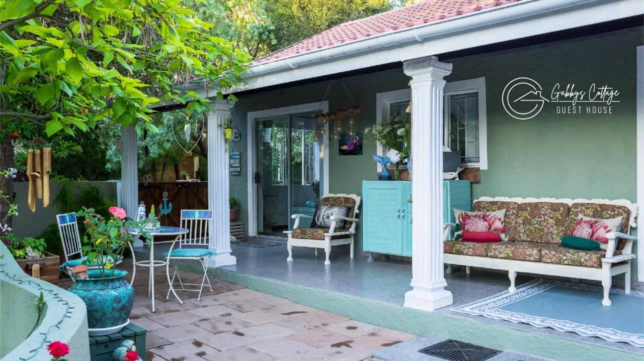 Gabbys Cottage Guesthouse บลูมฟอนเทน ภายนอก รูปภาพ