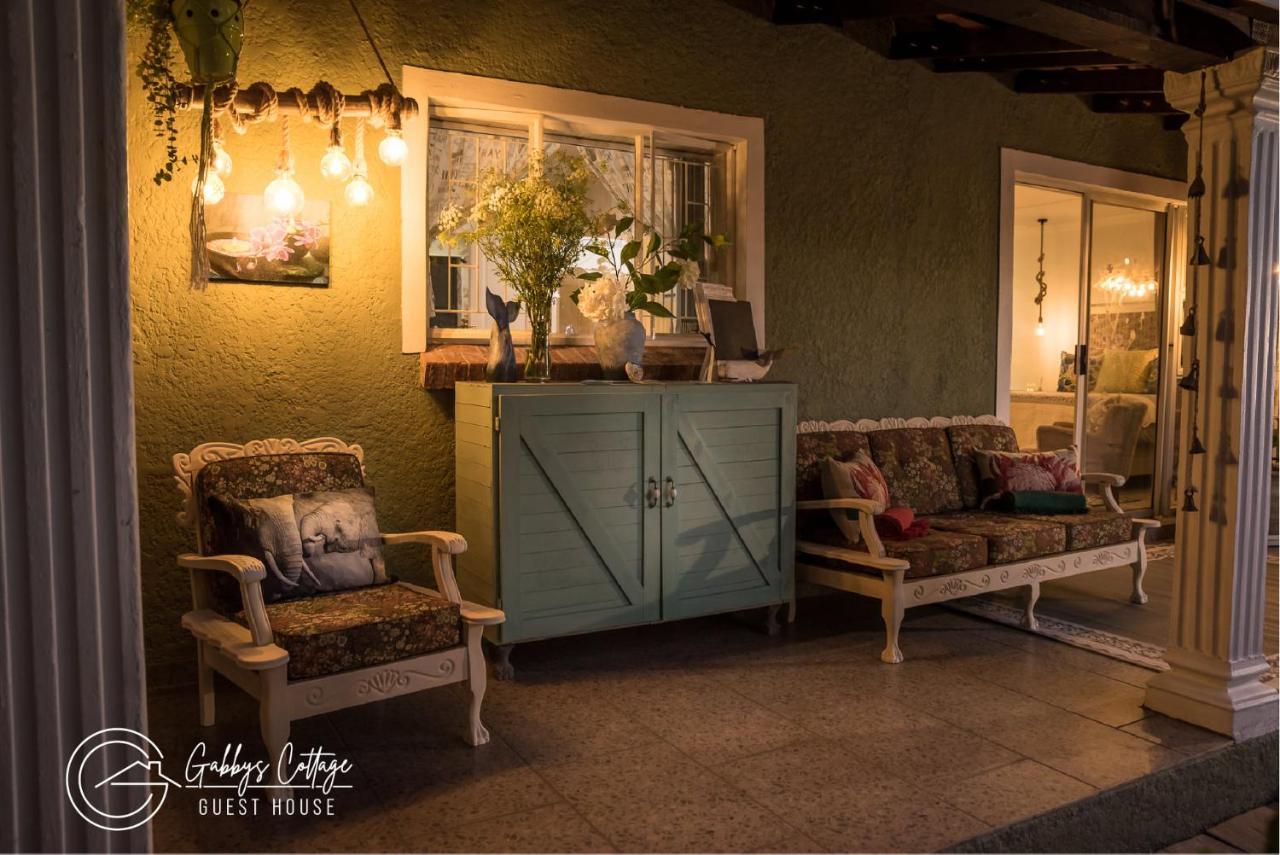 Gabbys Cottage Guesthouse บลูมฟอนเทน ภายนอก รูปภาพ