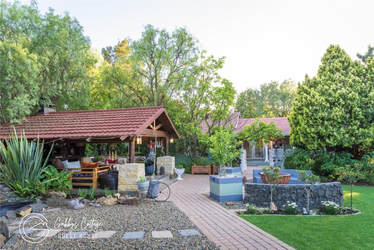 Gabbys Cottage Guesthouse บลูมฟอนเทน ภายนอก รูปภาพ