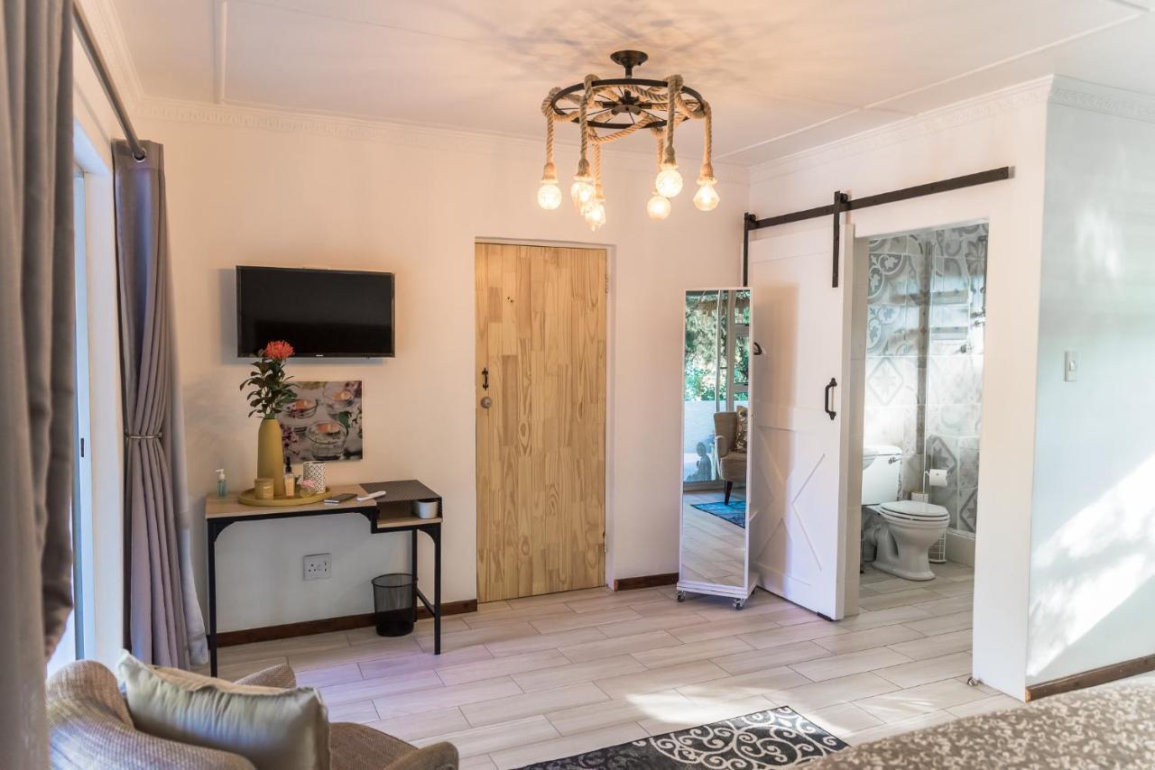 Gabbys Cottage Guesthouse บลูมฟอนเทน ภายนอก รูปภาพ