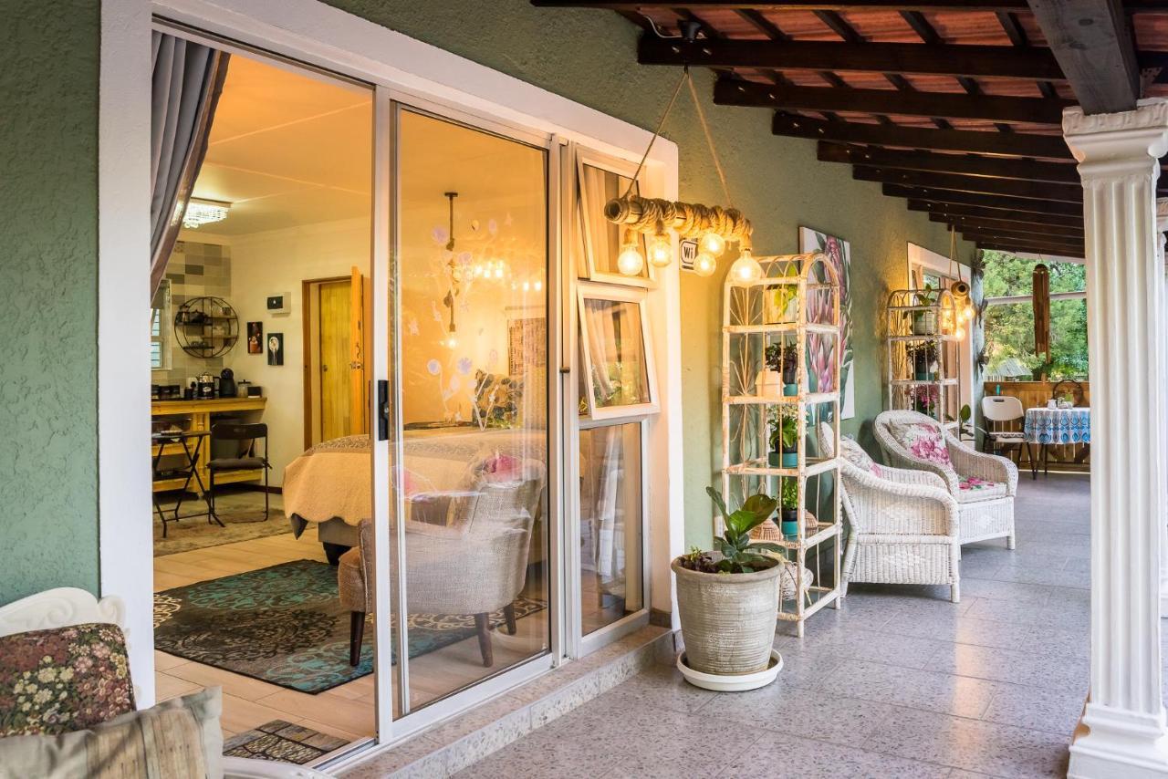 Gabbys Cottage Guesthouse บลูมฟอนเทน ภายนอก รูปภาพ