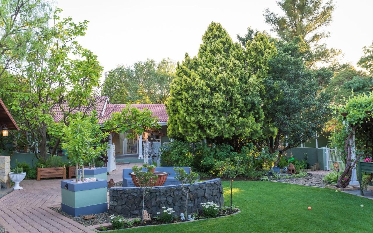 Gabbys Cottage Guesthouse บลูมฟอนเทน ภายนอก รูปภาพ