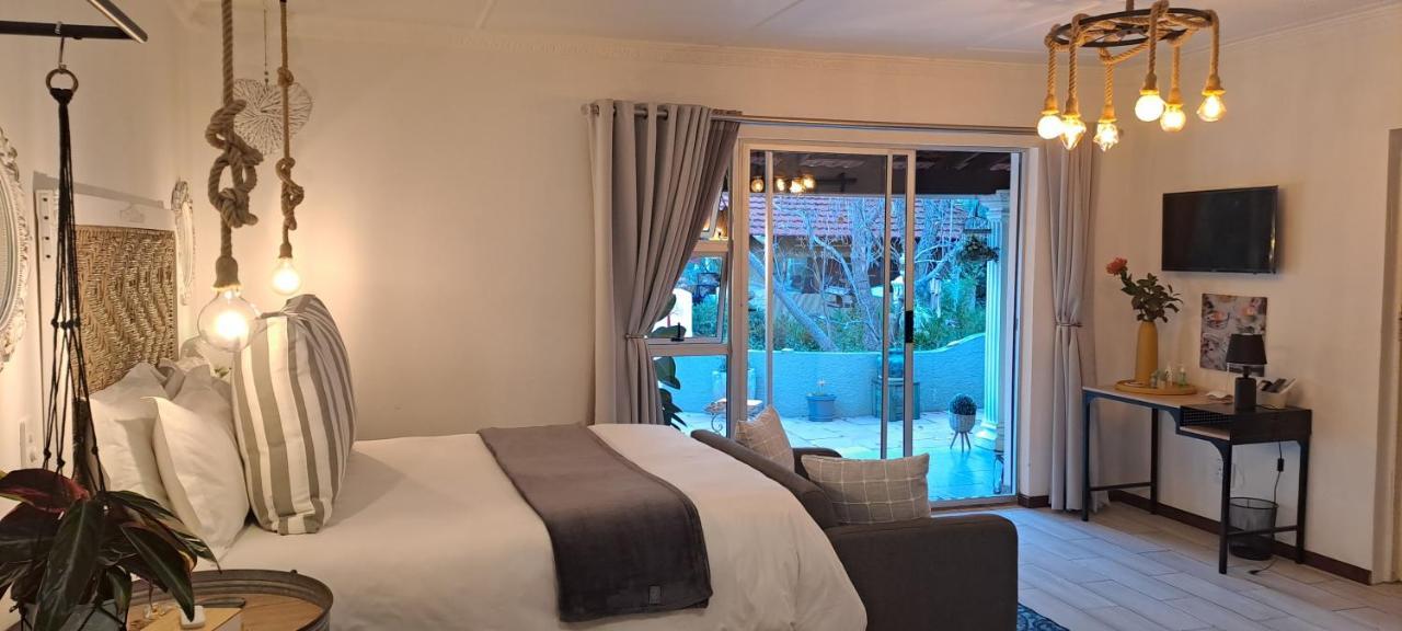 Gabbys Cottage Guesthouse บลูมฟอนเทน ภายนอก รูปภาพ