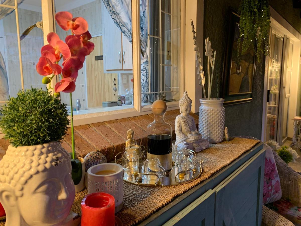 Gabbys Cottage Guesthouse บลูมฟอนเทน ภายนอก รูปภาพ