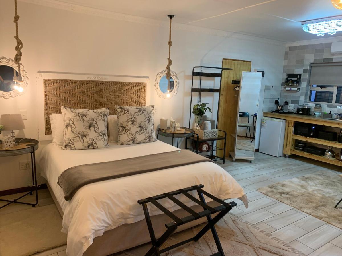 Gabbys Cottage Guesthouse บลูมฟอนเทน ภายนอก รูปภาพ